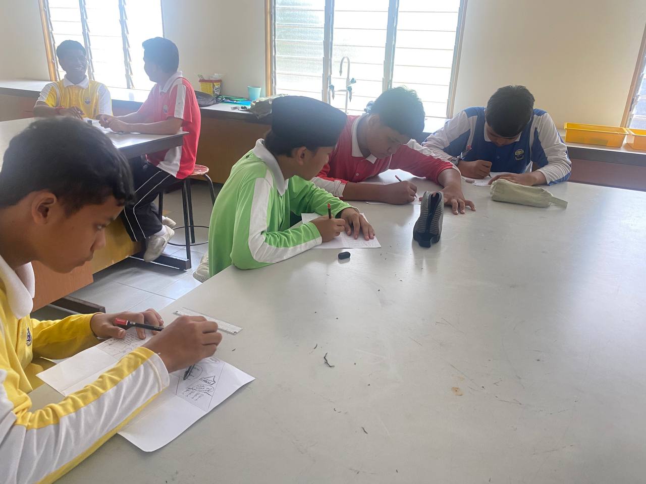 Gambar kecil PERTANDINGAN MELUKIS POSTER BULAN KEMERDEKAAN